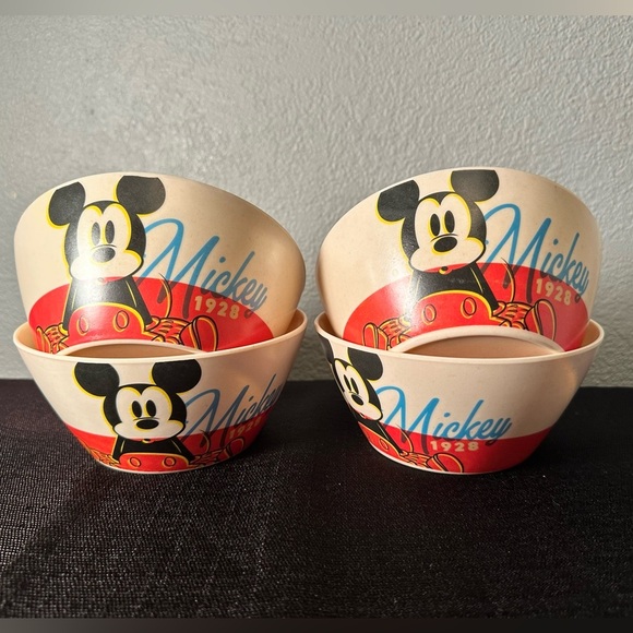 Lot Of 4 Mickey Mouse Debut Year Creal Bowls - Picture 1 of 5